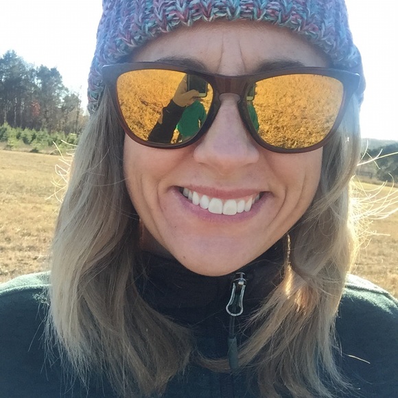 Meet your Posher, Stephanie - Picture 1 of 1